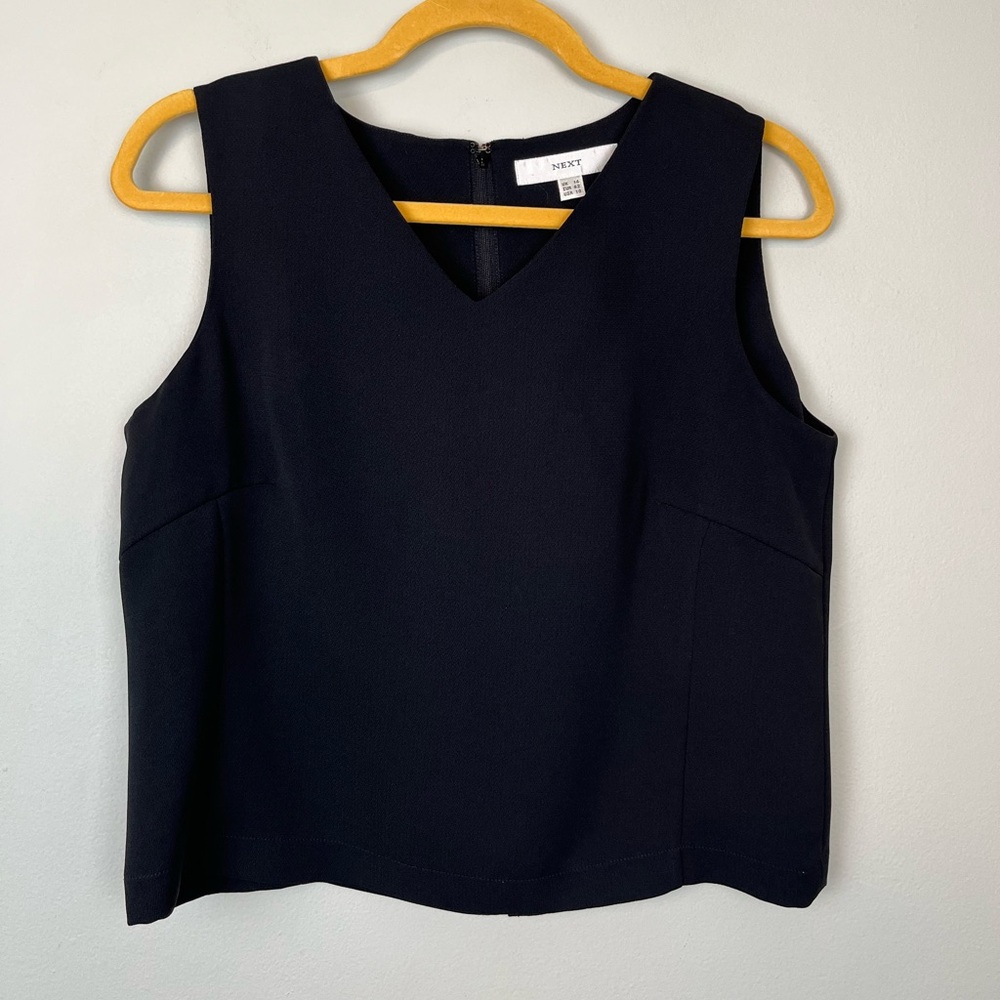 Vintage NEXT Black V Neck Sleeveless Classic Cropped Top Blouse Size 10